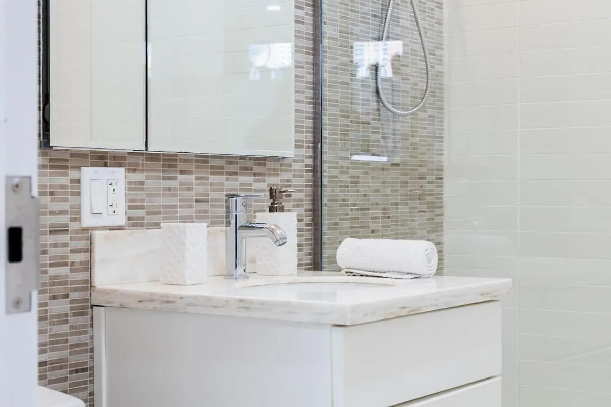 809-5B Luxury Studio With A Private Balcony New York
